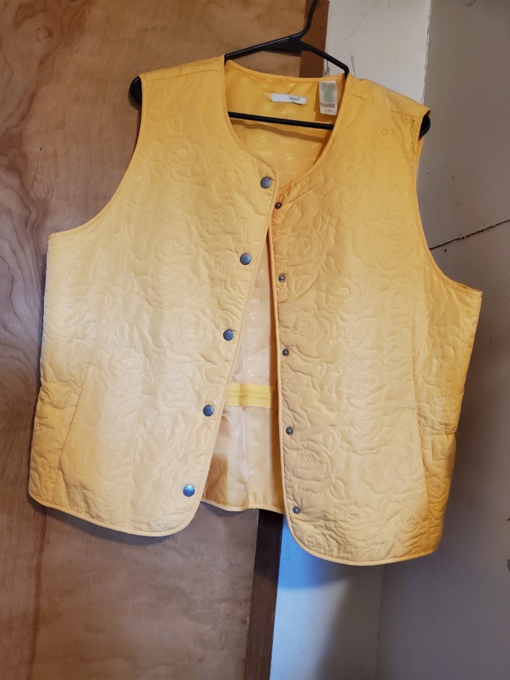 Women's Quilted Yellow Vest - Lightweight Snap Front